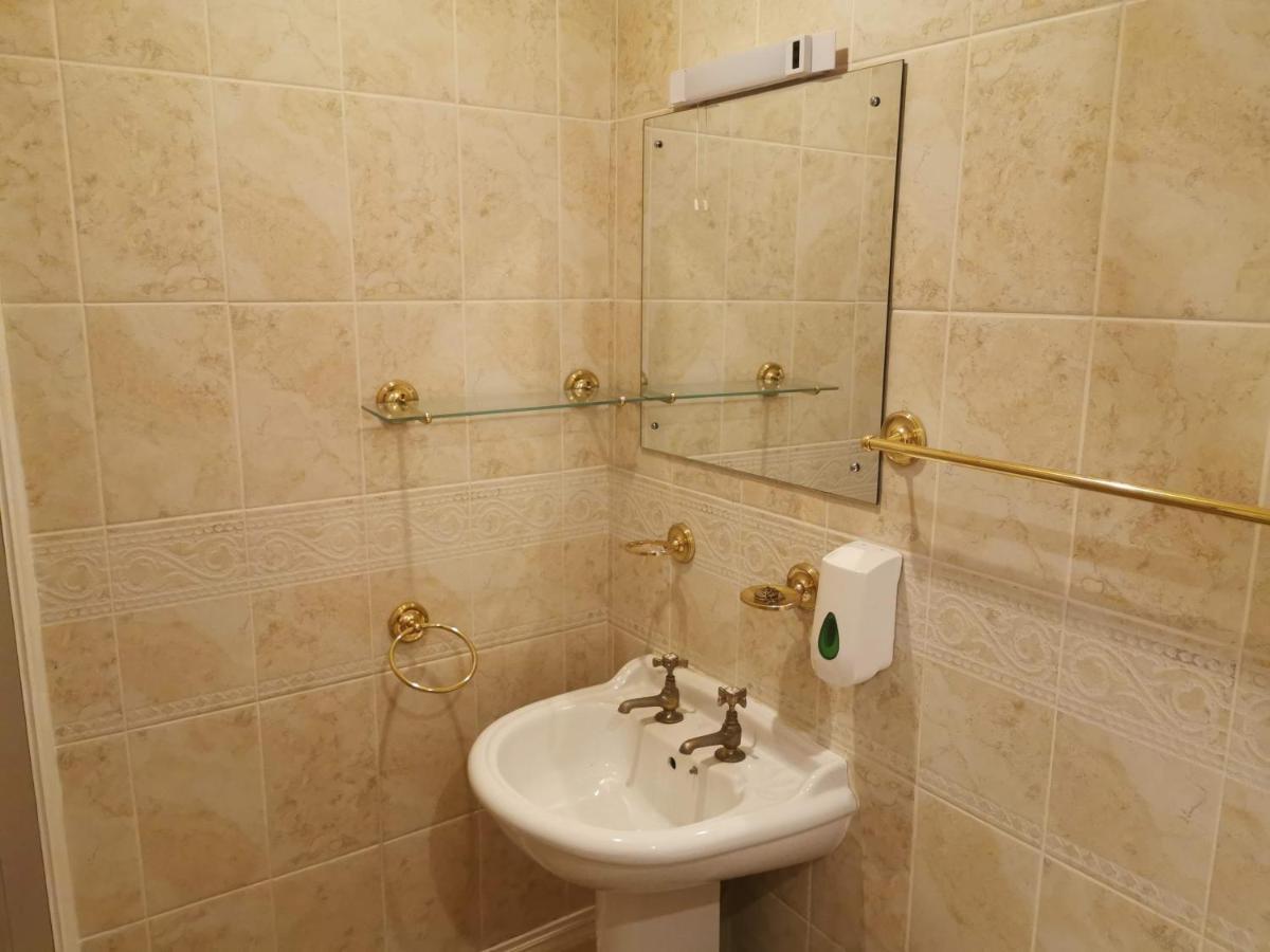 The Queens Hotel Todmorden Ngoại thất bức ảnh